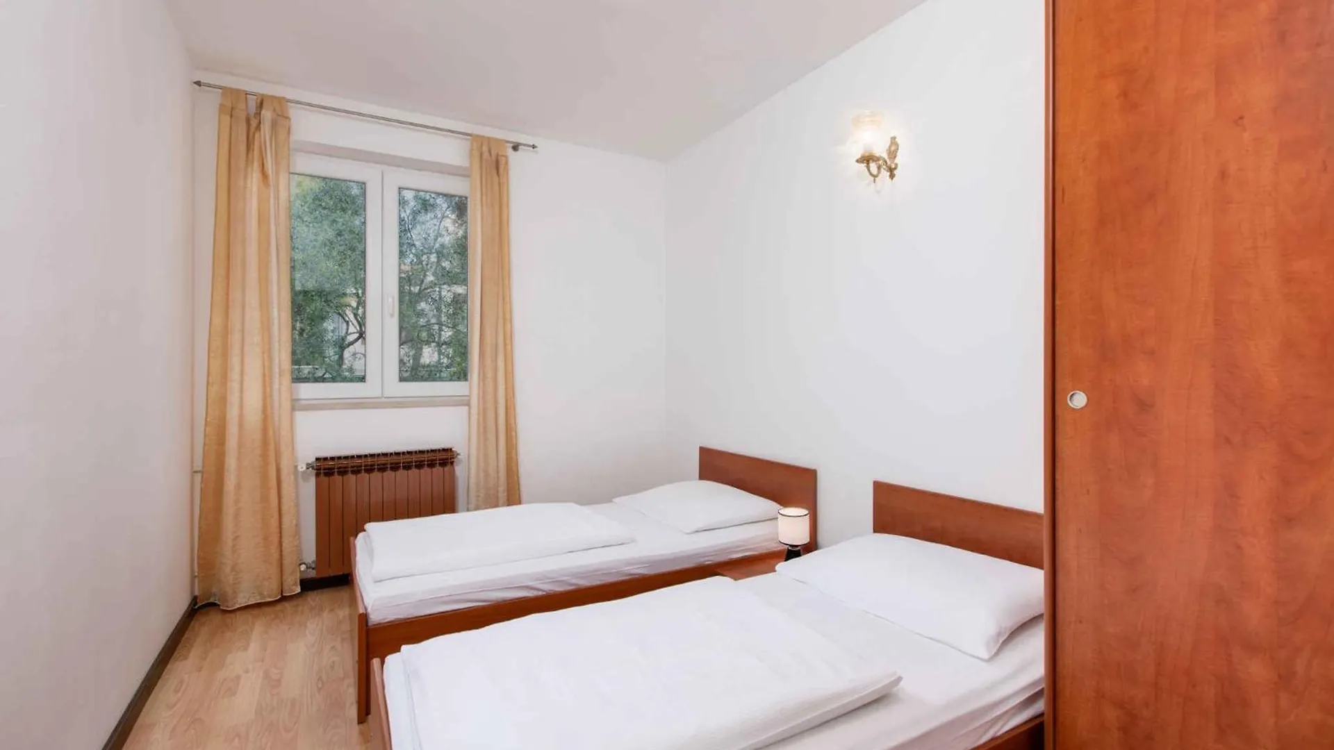 Apartments In Punat - Insel Krk 54380 0*,  Croatia